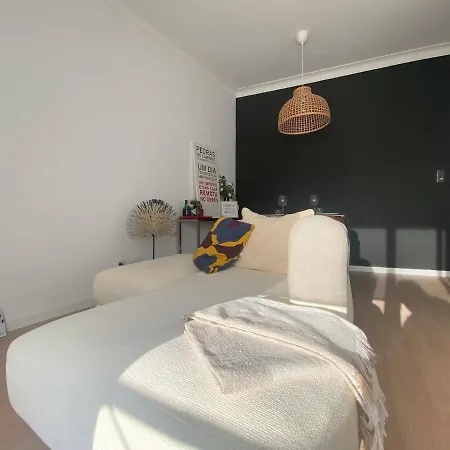 Appartement Lisbon, Renovated T2 Portas De Benfica *